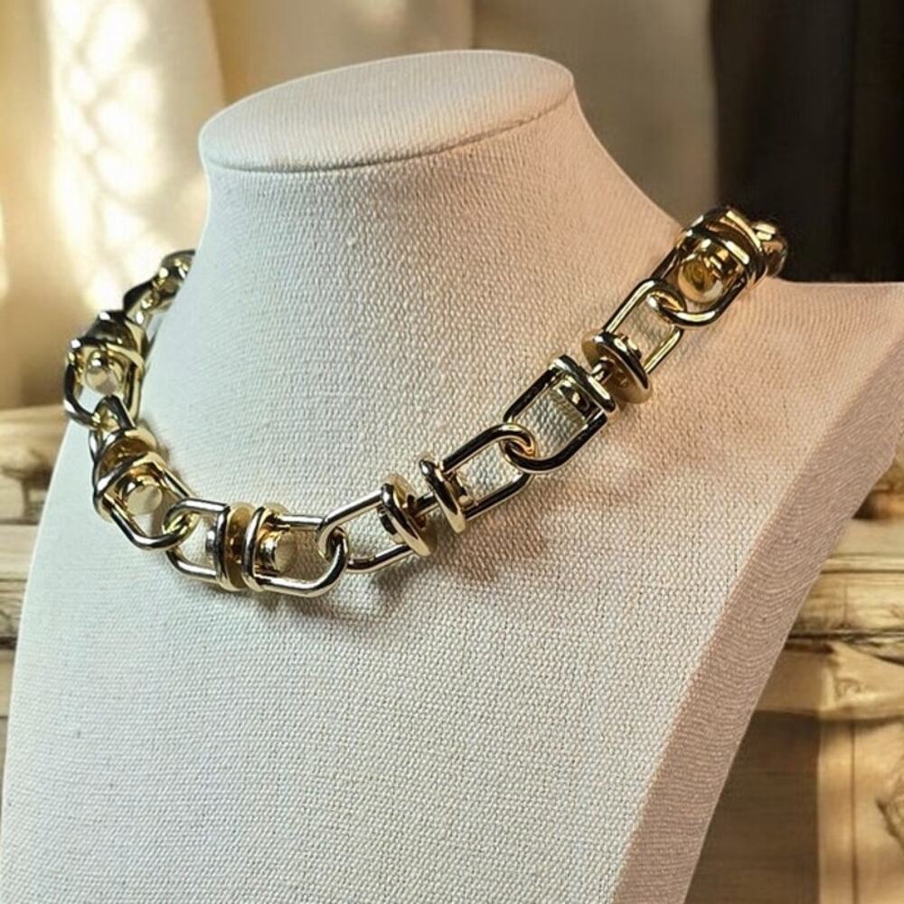 White House Black Market Gold Tone Sculptural Link Collar Necklace Modern Glam
